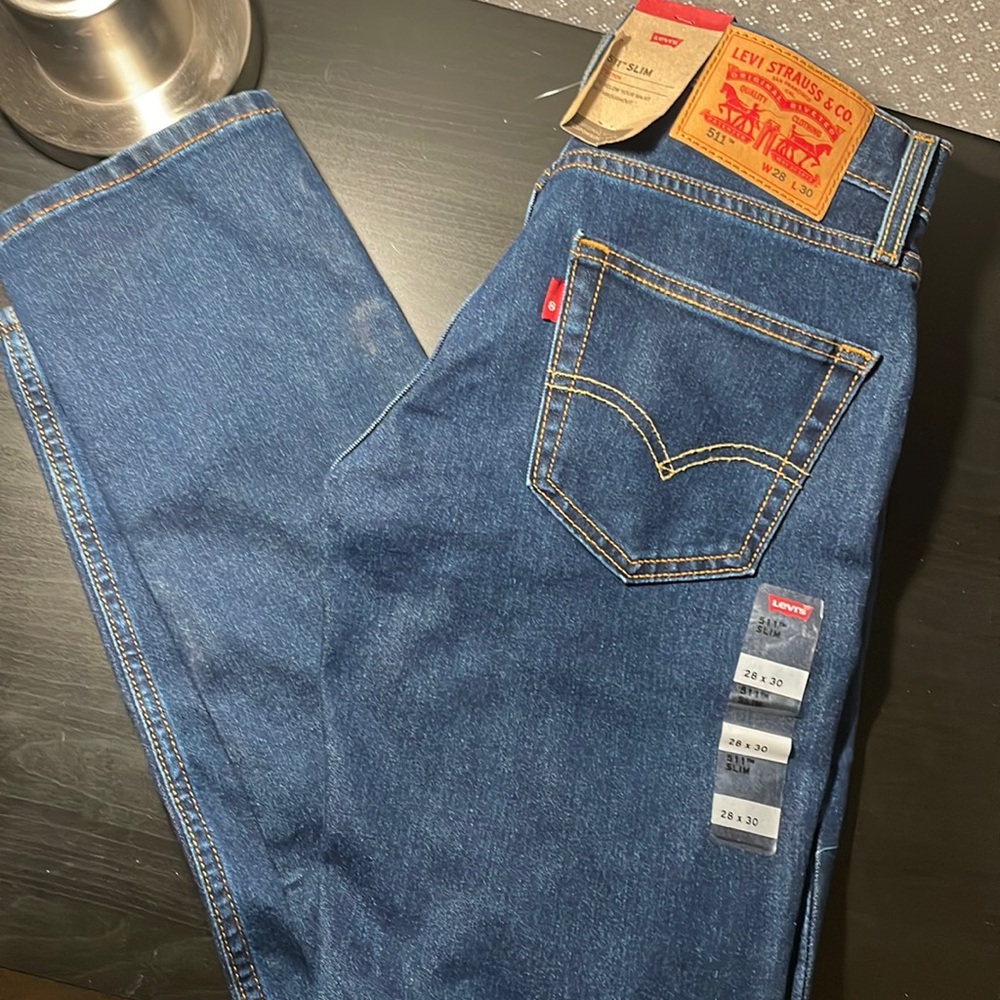 🆕Levi’s jeansW 28 L 30
